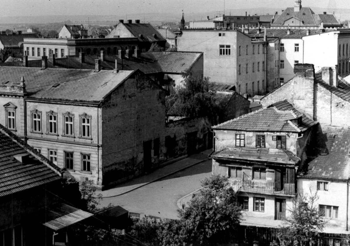 Historický snímek z ulice Hradební