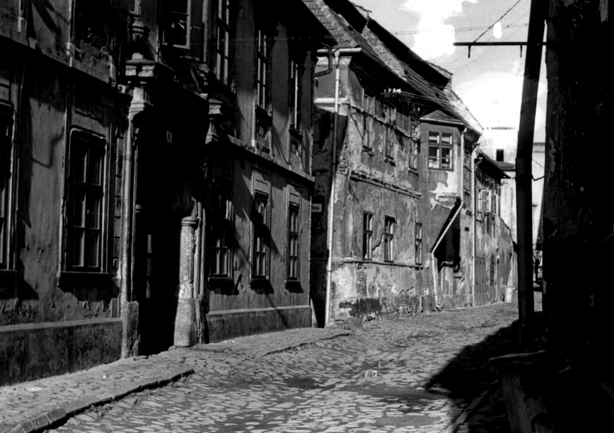 Historický snímek z ulice Uprkova