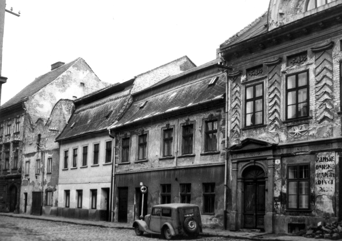 Historický snímek z ulice Uprkova